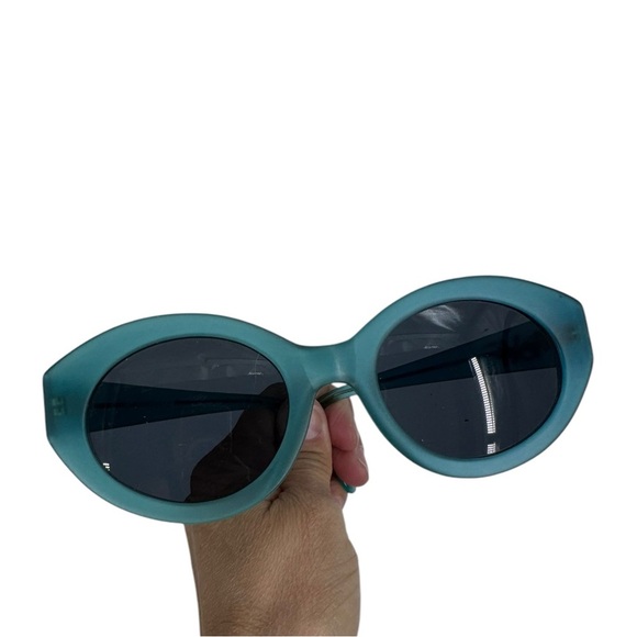 DVF Teal sunglasses in great condition - Picture 2 of 5